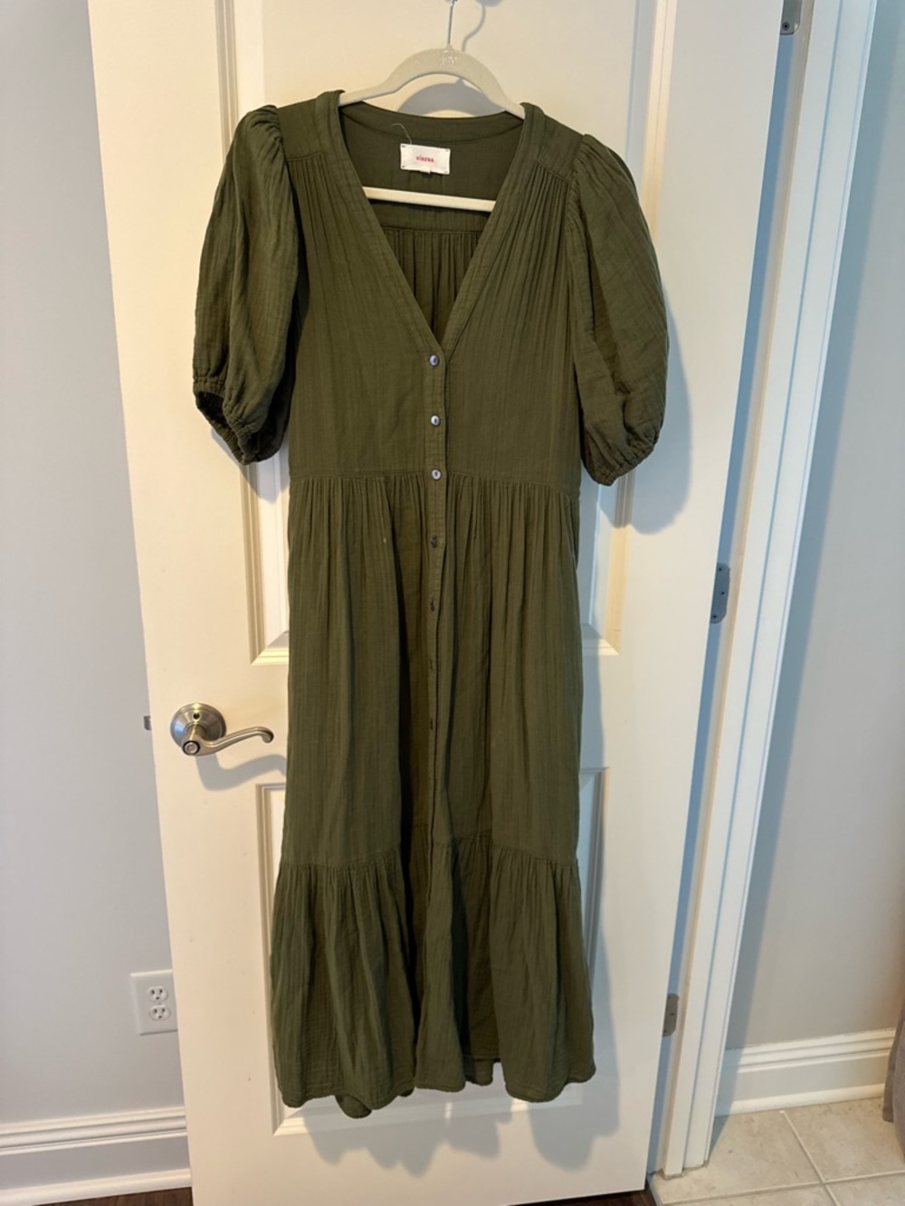 Xirena Olive Green V-Neck Button-Front Midi Lennox Dress | XS - Picture 3 of 5